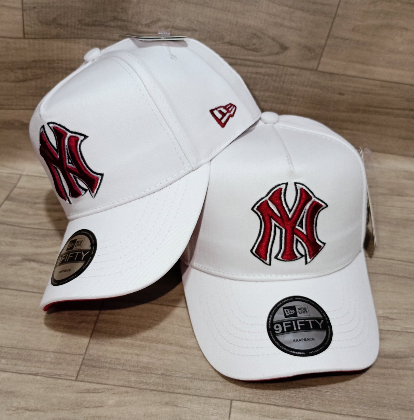 Gorra 1.1 Ny Blanca/Vino