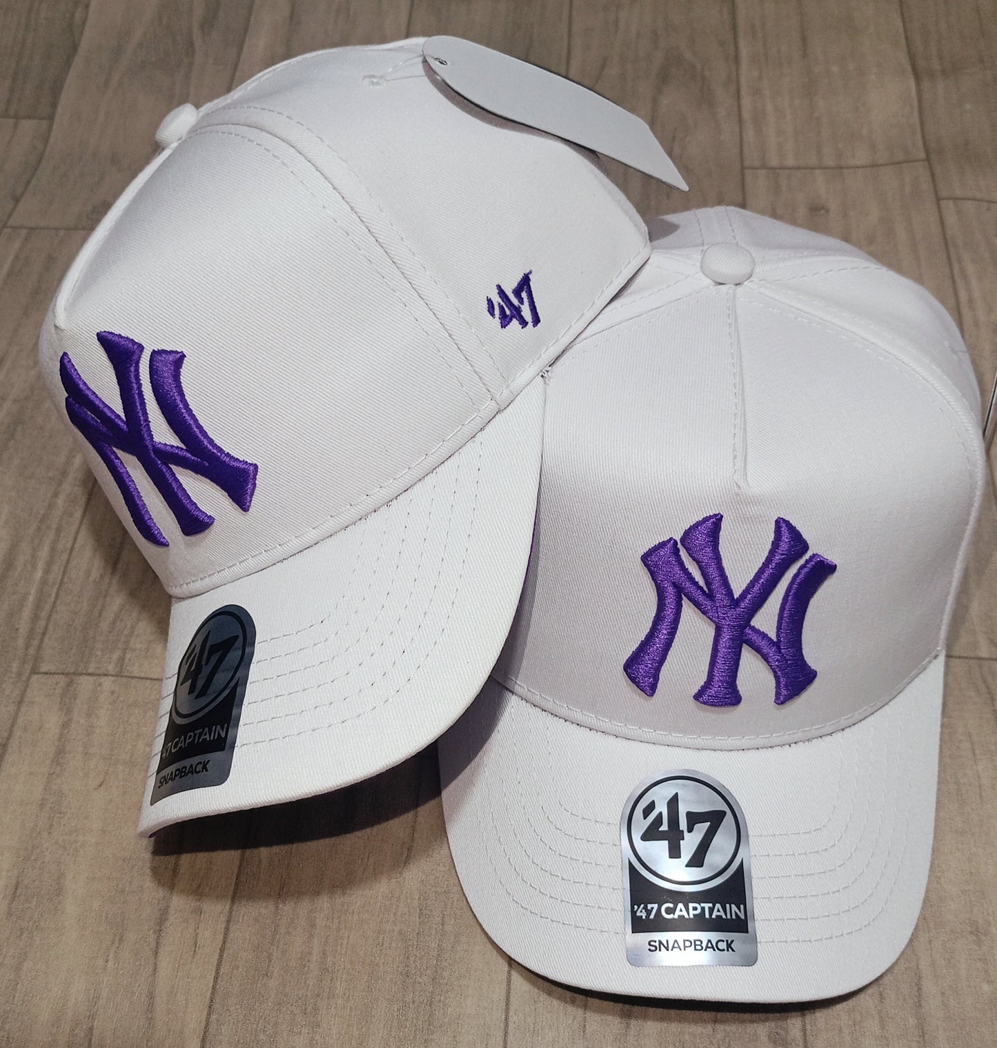 Gorra 1.1 NY Blanca / Morado