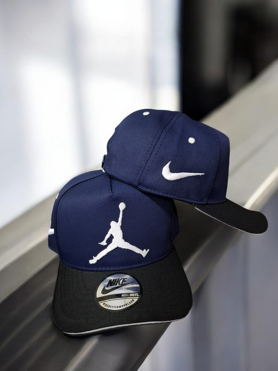 Gorra Premium Jordan Azul/Negra