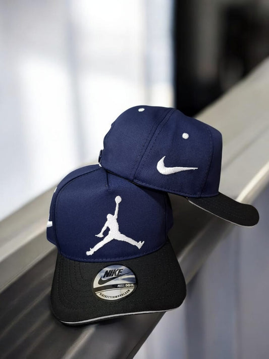 Gorra Premium Jordan Azul/Negra