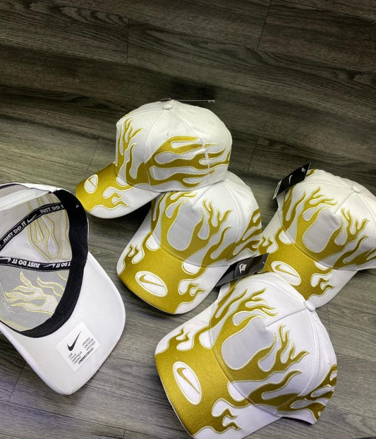 Gorra Especial 2 Nike Llamas Blanca