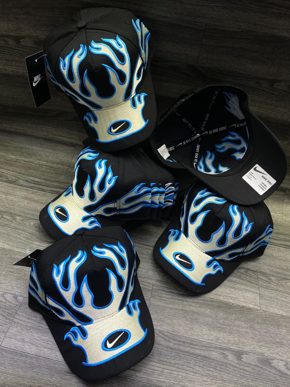 Gorra Especial 2 Nike Llamas Negra/ Duo